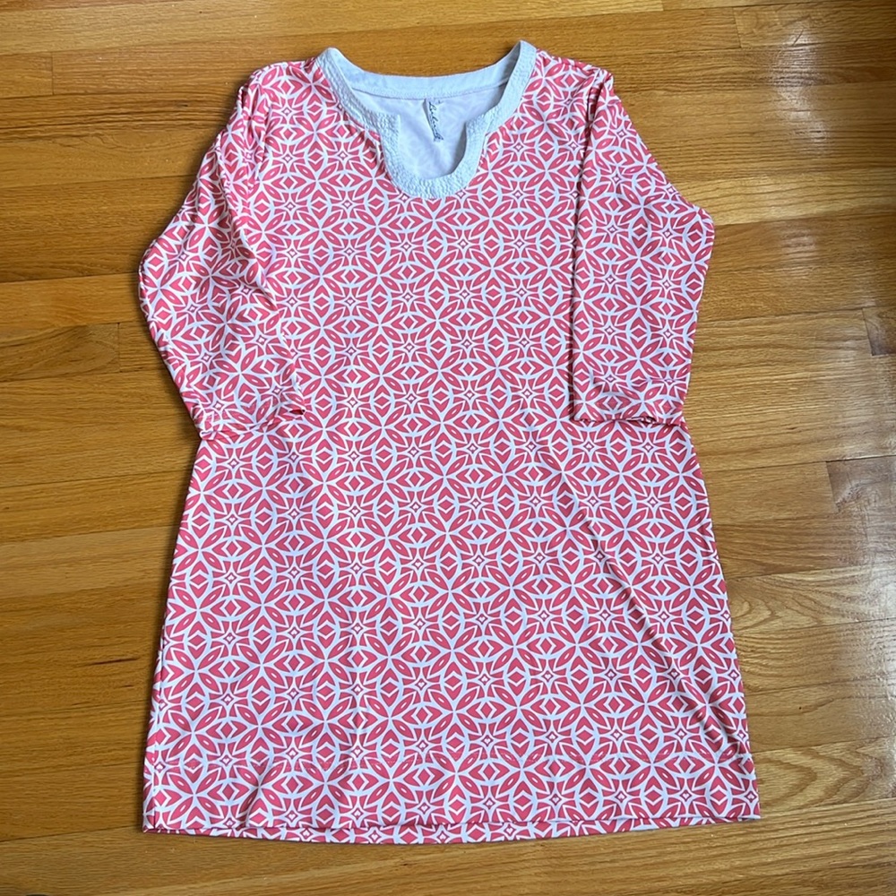 Lulu B - Colorful- Comfy- Clothing Dress in pink and white.  Size Large.